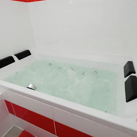 Holiday home In Near Town Center, Cleaning Included Waimes