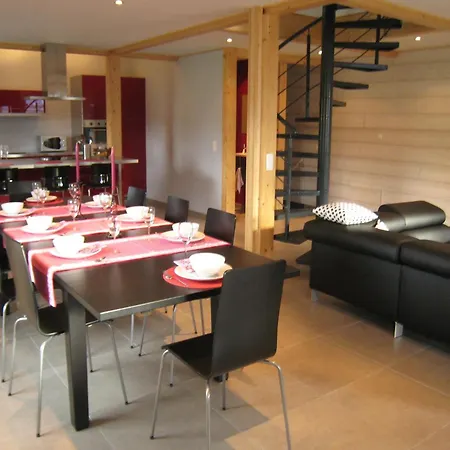 Rustic Retreat, Ovifat, Cleaning Included بيت للعطل *
