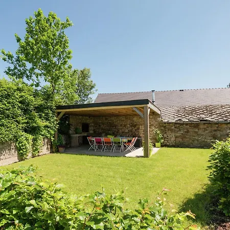 بيت للعطل Rustic Retreat, Ovifat, Cleaning Included وايمس