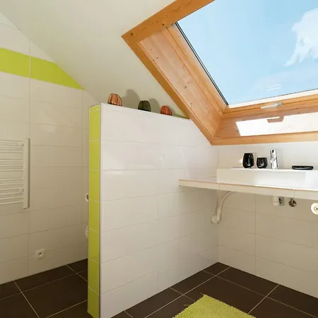 بيت للعطل Rustic Retreat, Ovifat, Cleaning Included