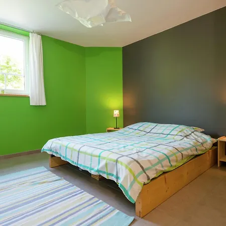 بيت للعطل Rustic Retreat, Ovifat, Cleaning Included وايمس