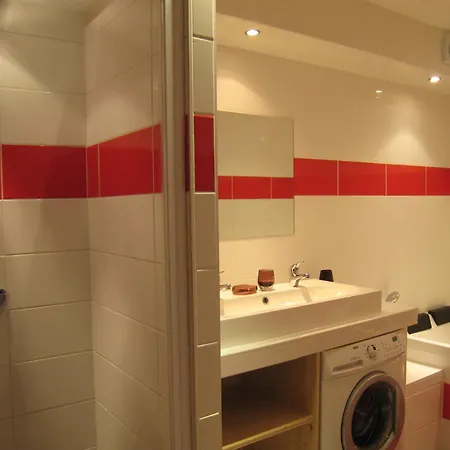 In Near Town Center, Cleaning Included Holiday home