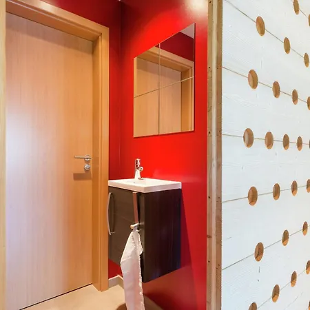 بيت للعطل Rustic Retreat, Ovifat, Cleaning Included